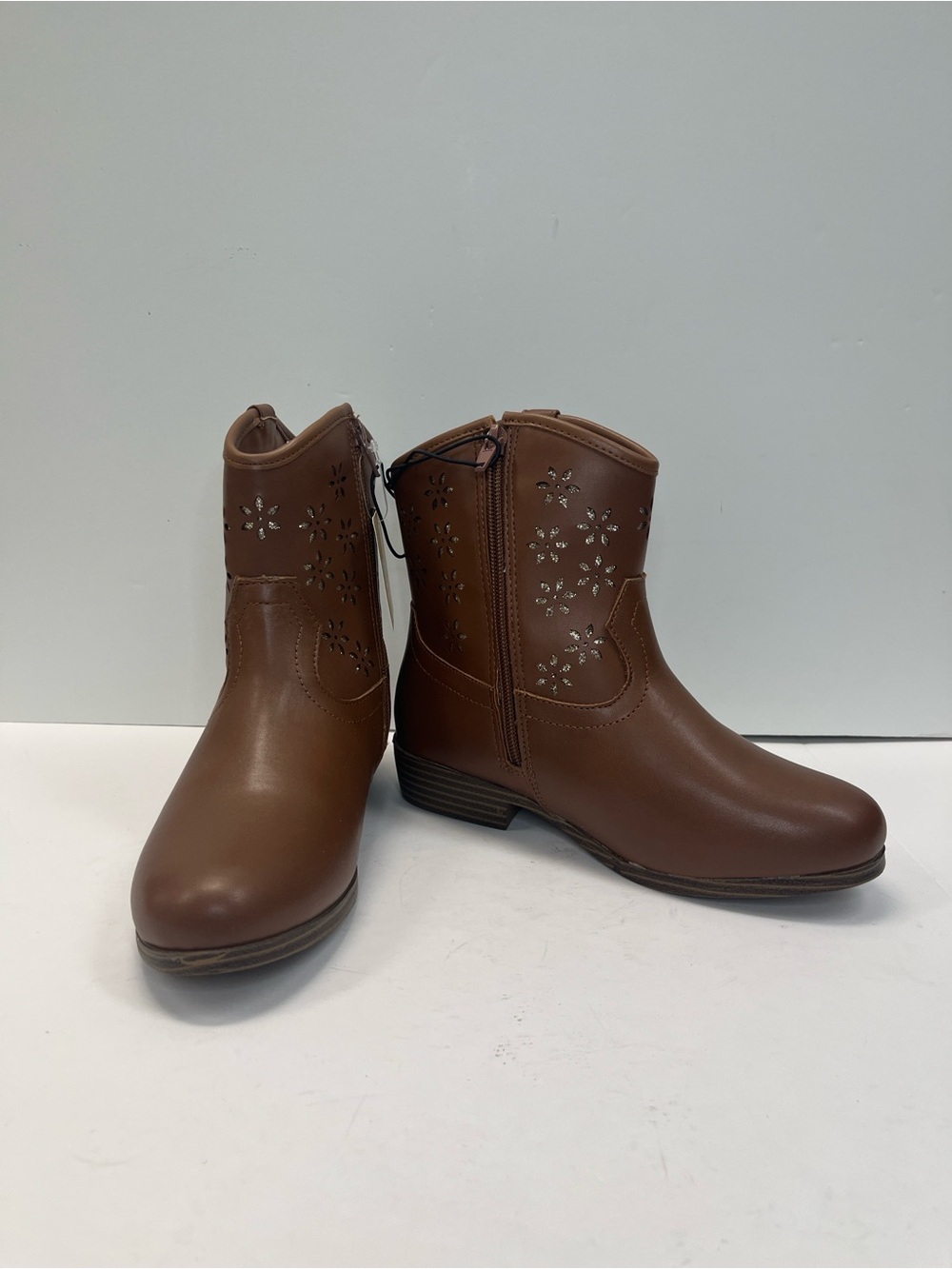 Thereabouts girl Charlie boots western with glitter floral cutouts sz 3M brown